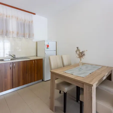 Family House With Swimming Pool Novi Vinodolski
