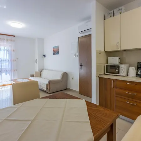 Apartment Family House With Swimming Pool