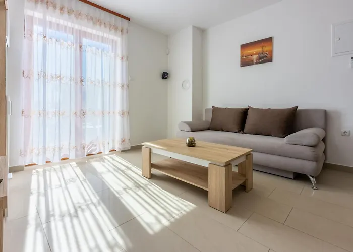 Family House With Swimming Pool Apartament Novi Vinodolski