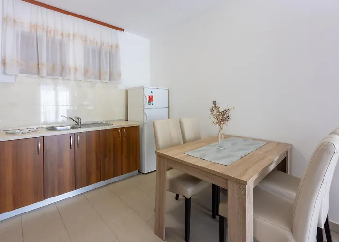 Family House With Swimming Pool Novi Vinodolski