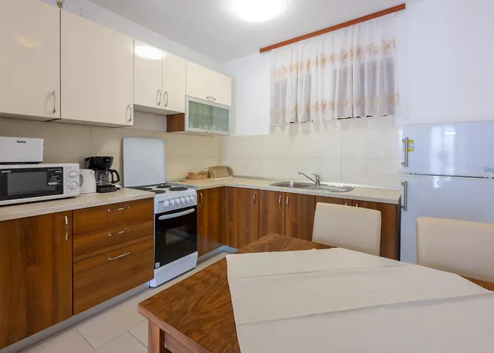 Family House With Swimming Pool Apartament Novi Vinodolski