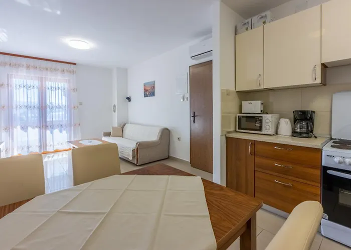 Apartament Family House With Swimming Pool