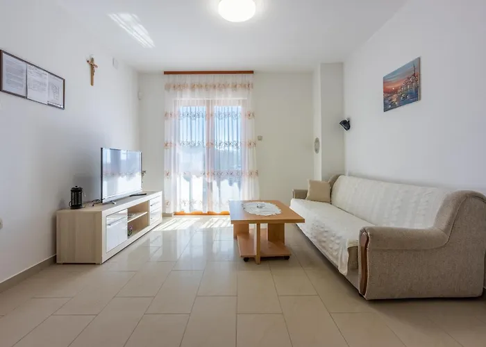Family House With Swimming Pool Apartament Novi Vinodolski
