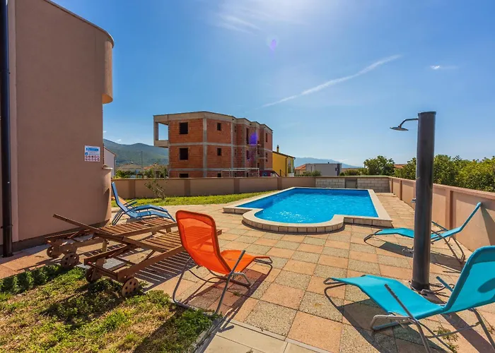 Family House With Swimming Pool