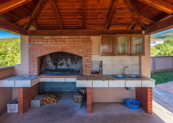 Family House With Swimming Pool Apartament *