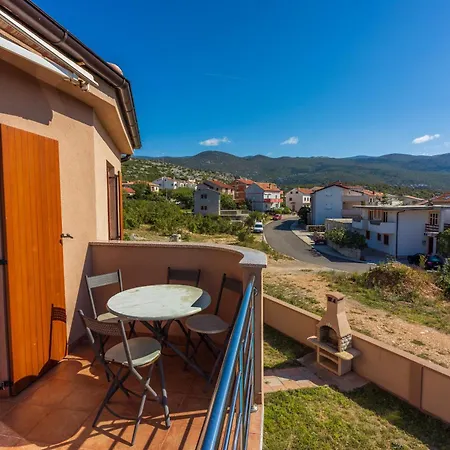 Apartment Family House With Swimming Pool *