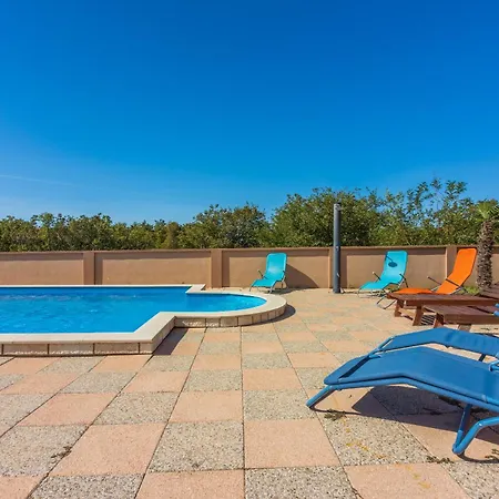Family House With Swimming Pool Apartmán Novi Vinodolski