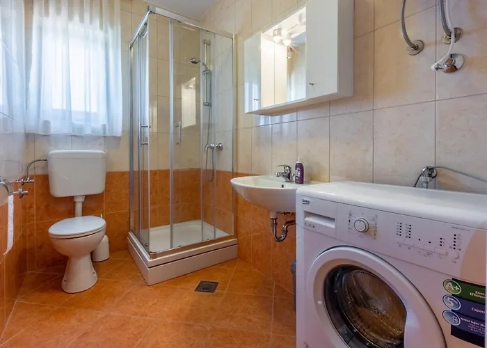 Family House With Swimming Pool Apartamento Novi Vinodolski