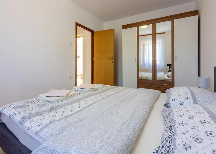 Family House With Swimming Pool Apartamento *